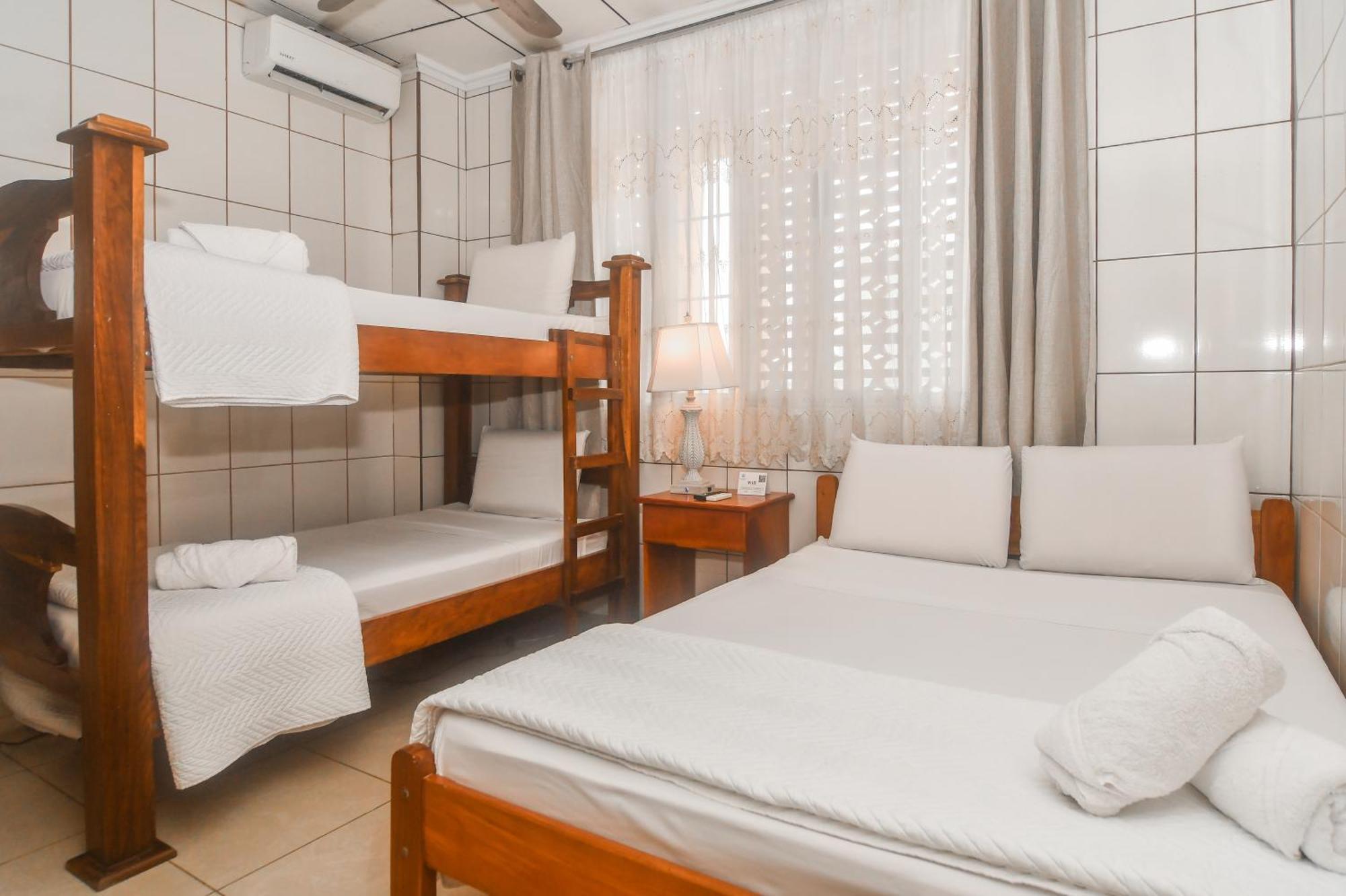 Hotel Aldea Chorotega プンタレナス エクステリア 写真