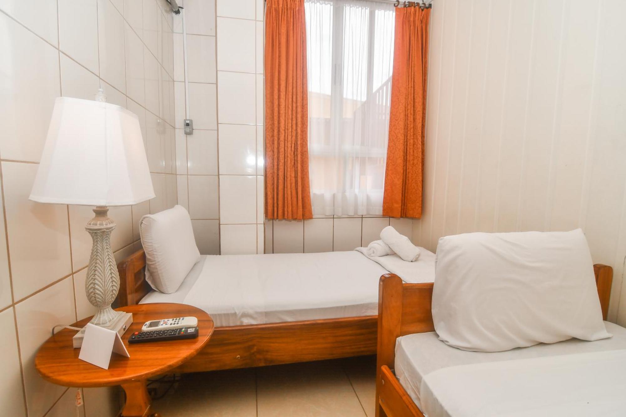Hotel Aldea Chorotega プンタレナス エクステリア 写真