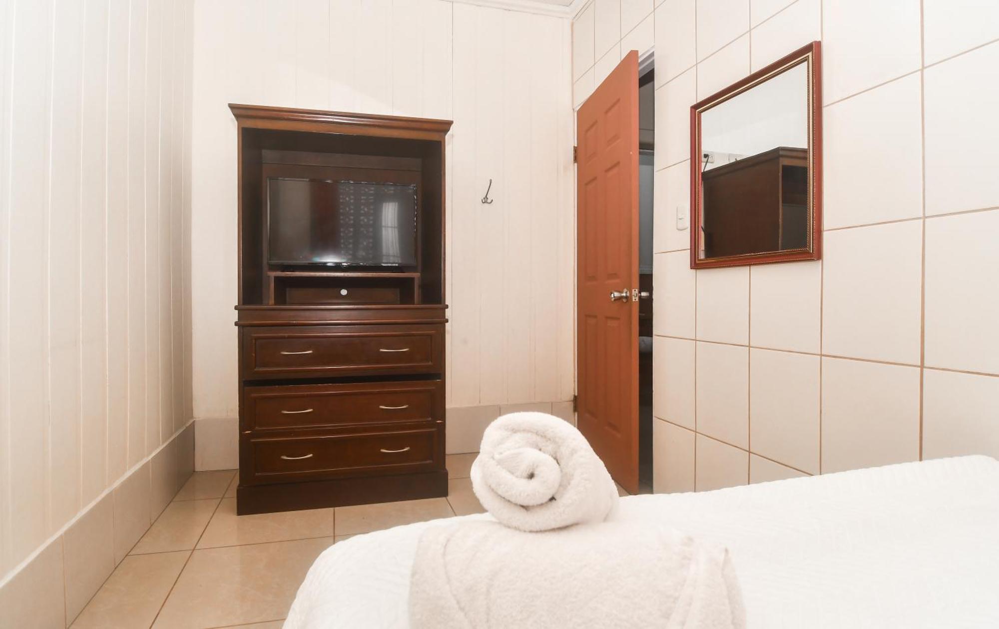 Hotel Aldea Chorotega プンタレナス エクステリア 写真