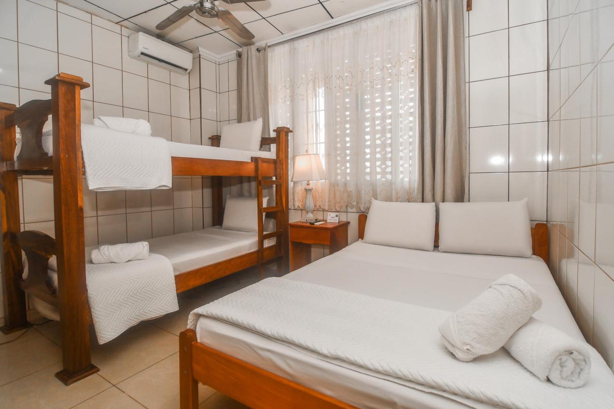 Hotel Aldea Chorotega プンタレナス エクステリア 写真